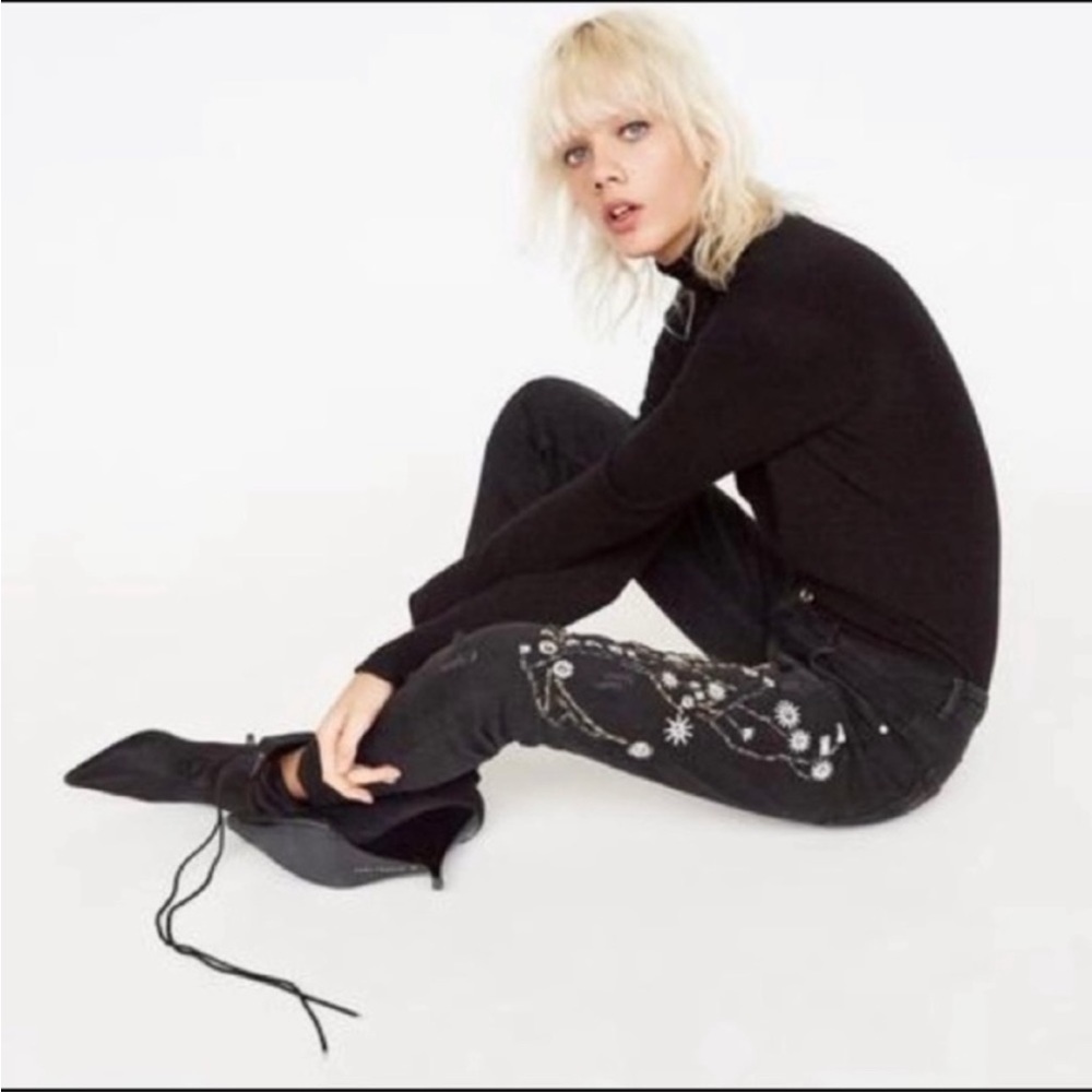 ZARA “The Skinny” Premium Black Distressed embroidered Skinny stretch jeans
